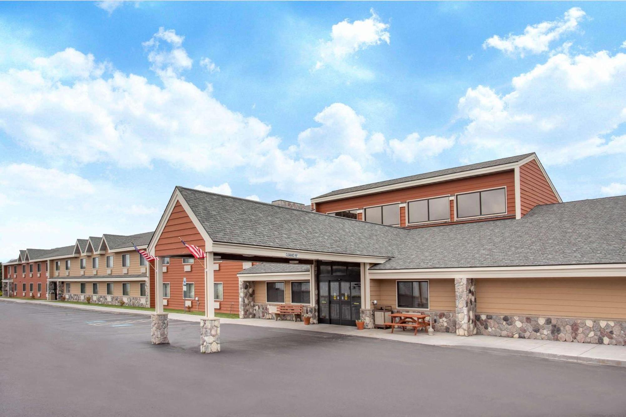 Americinn By Wyndham Calumet Eksteriør bilde